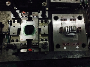 塑膠模具2015052504汽車模具，壓鑄模具