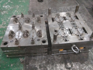 汽車配件雨刮塑膠模具，注塑模具制造，精密模具加工